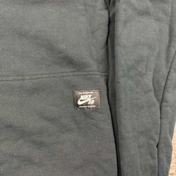 Nike SB Crewneck Sweatshirt Men Large Black Skateboarding Skater Spell Out Logo - Picture 5 of 12